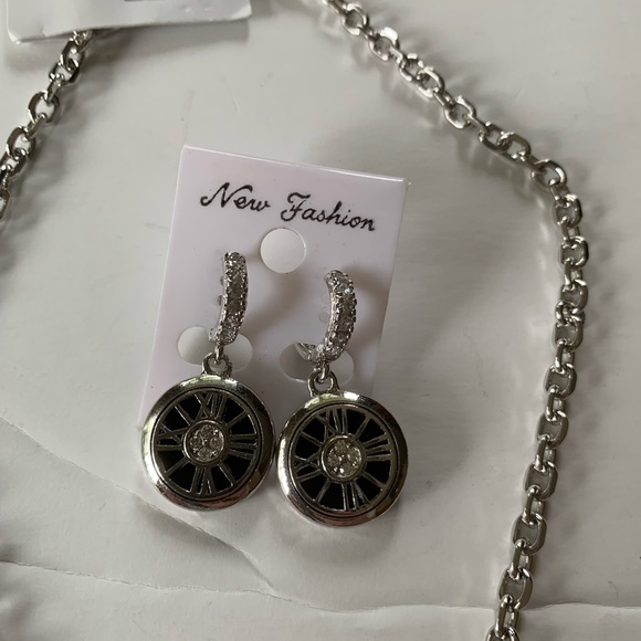 Women’s earrings and necklace Set. - Picture 5 of 6